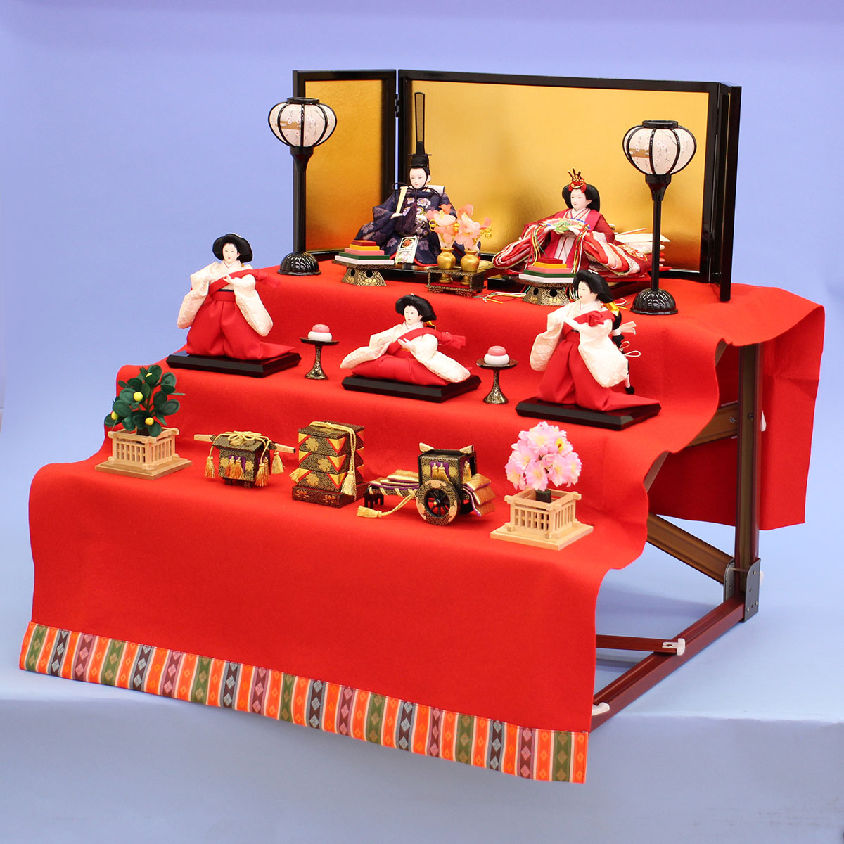 雛人形三段飾り 小芥子五人まり桜刺繍 60cm幅もうせん飾り　横から