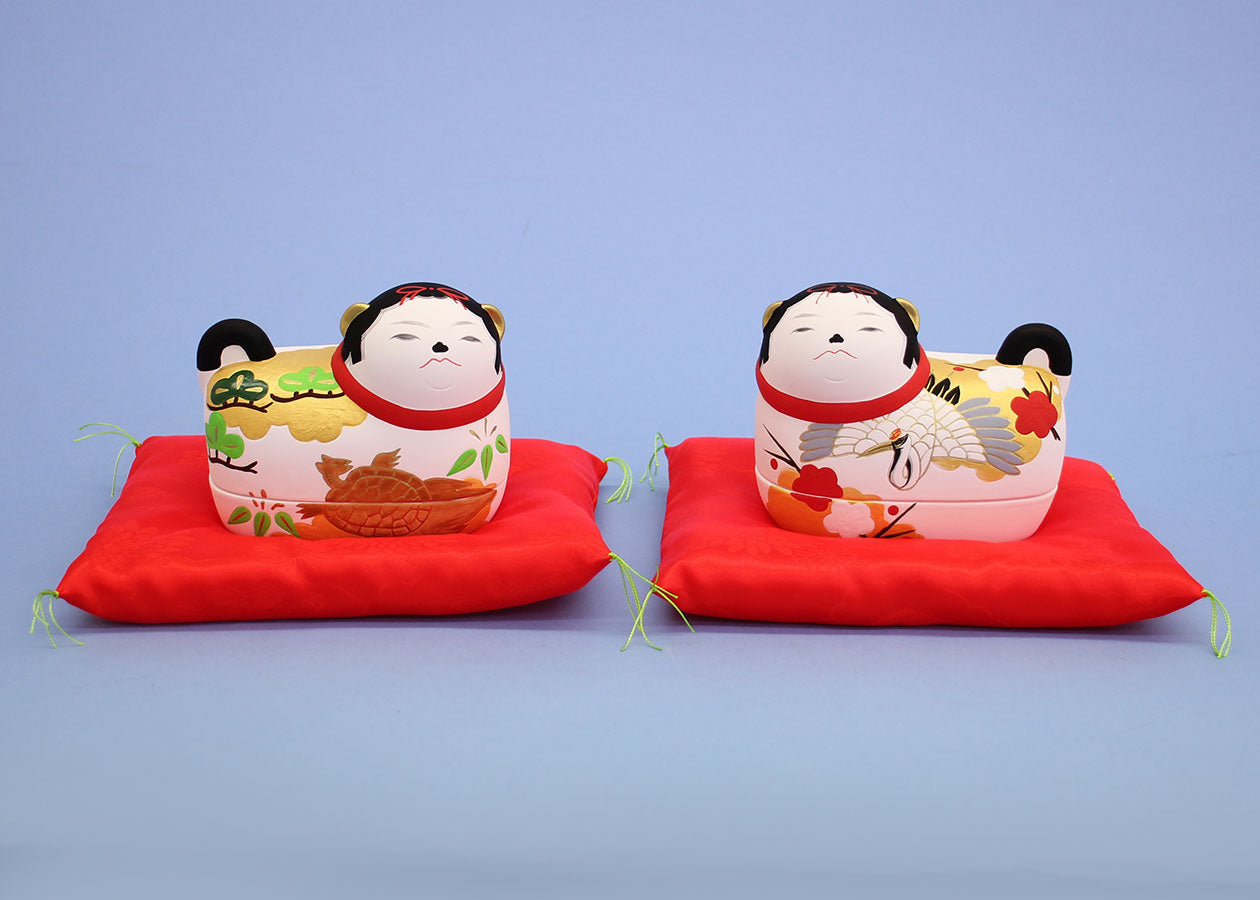 雛人形・雛道具 陶製素焼き絵付けの犬筥（いぬばこ）飾り白　座布団付き