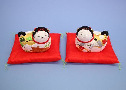 雛道具 陶製素焼き絵付けの犬筥（いぬばこ）飾り白　座布団付き