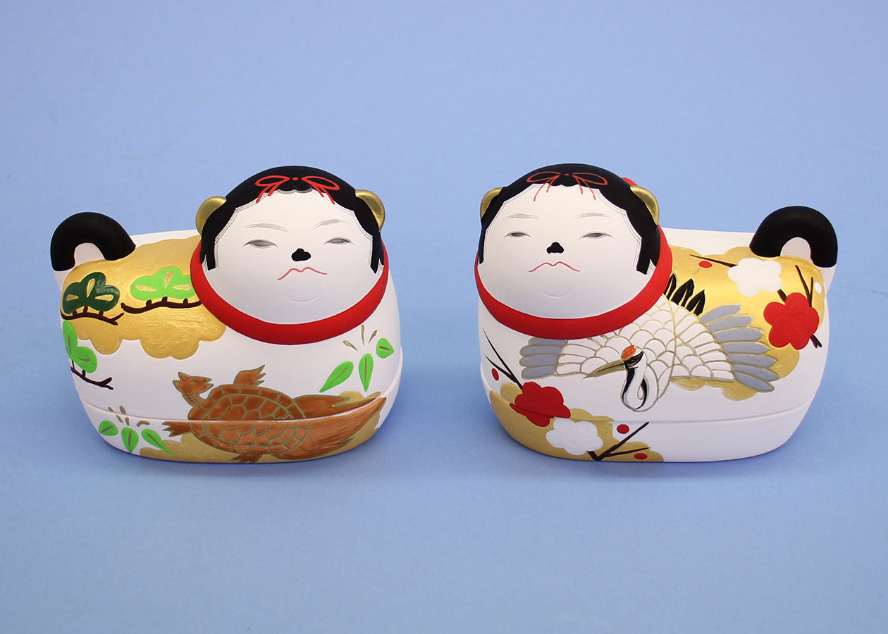 雛人形・雛道具 陶製素焼き絵付けの犬筥（いぬばこ）飾り白　座布団付き