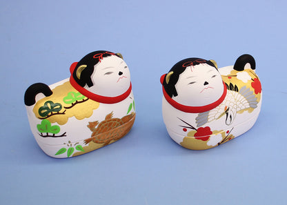 雛人形・雛道具 陶製素焼き絵付けの犬筥（いぬばこ）飾り白　座布団付き