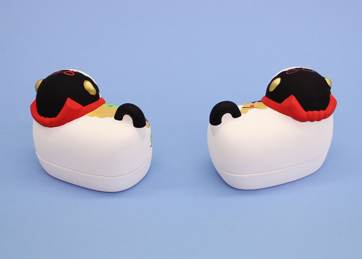 雛人形・雛道具 陶製素焼き絵付けの犬筥（いぬばこ）飾り白　座布団付き