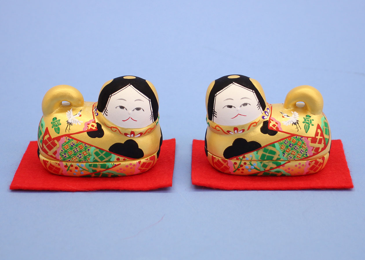 雛道具 陶製素焼き手書き絵付けの豆犬筥（いぬばこ）飾り金