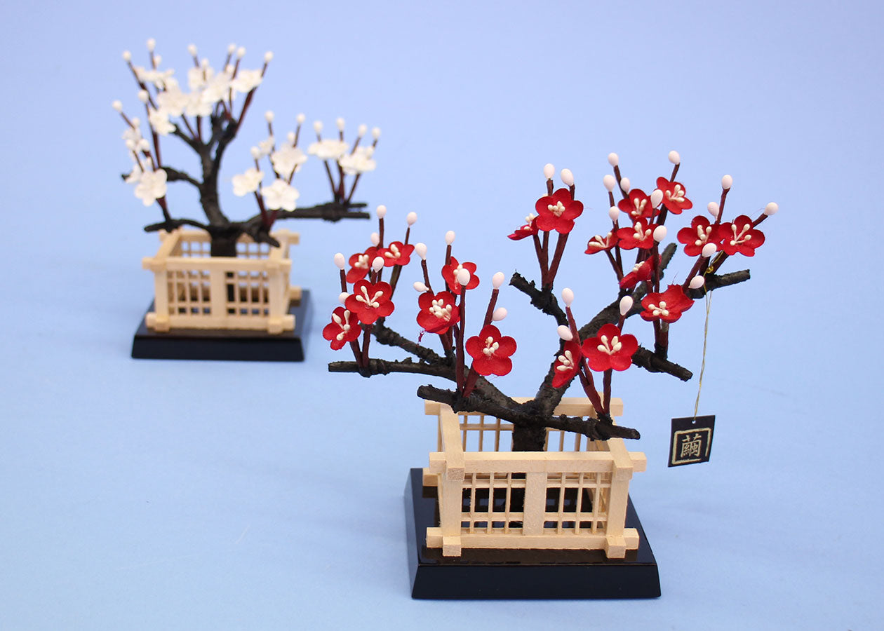 雛人形用紅白梅 高さ16cm 25号繭玉光琳 – 寿鳳人形の東芸