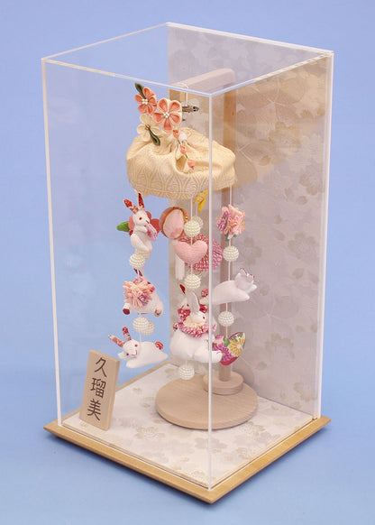 つるし雛ケース飾り 高さ38cm ベージュ髪飾り付き 白桜