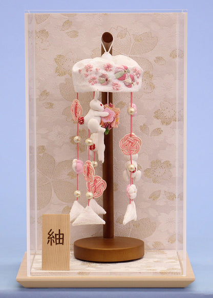 つるし雛ケース飾り 極小ウサギっこれい 白桜　アクリルケース入りの可愛いコンパクトサイズ
