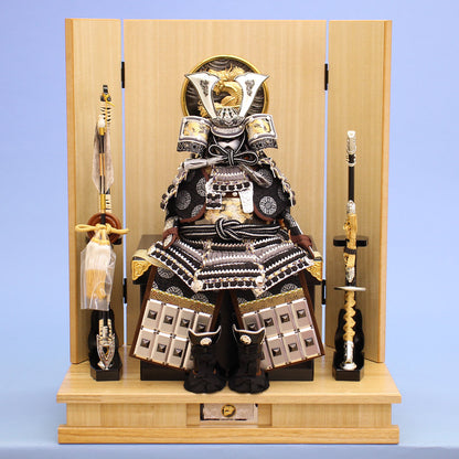 五月人形鎧飾り 幅 45cm 高さ 56cm 皇宸作 3号煌銀龍鎧 平飾りセット