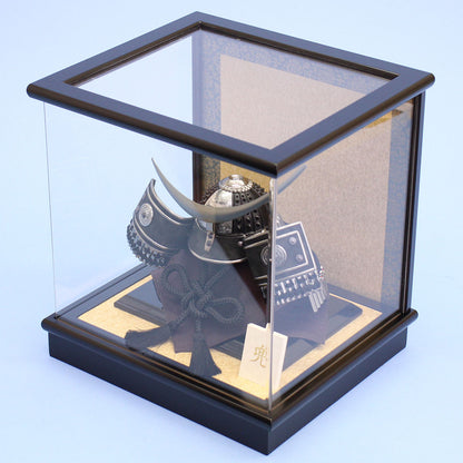 Décoration pour casque de poupée pour la fête des garçons, hauteur 26,5 cm, n° 6, couvercle en acrylique noir avec date Yang