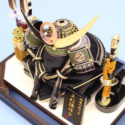 五月人偶兜人偶柜装饰 高度37cm 上杉谦信兜 六角花纹背景