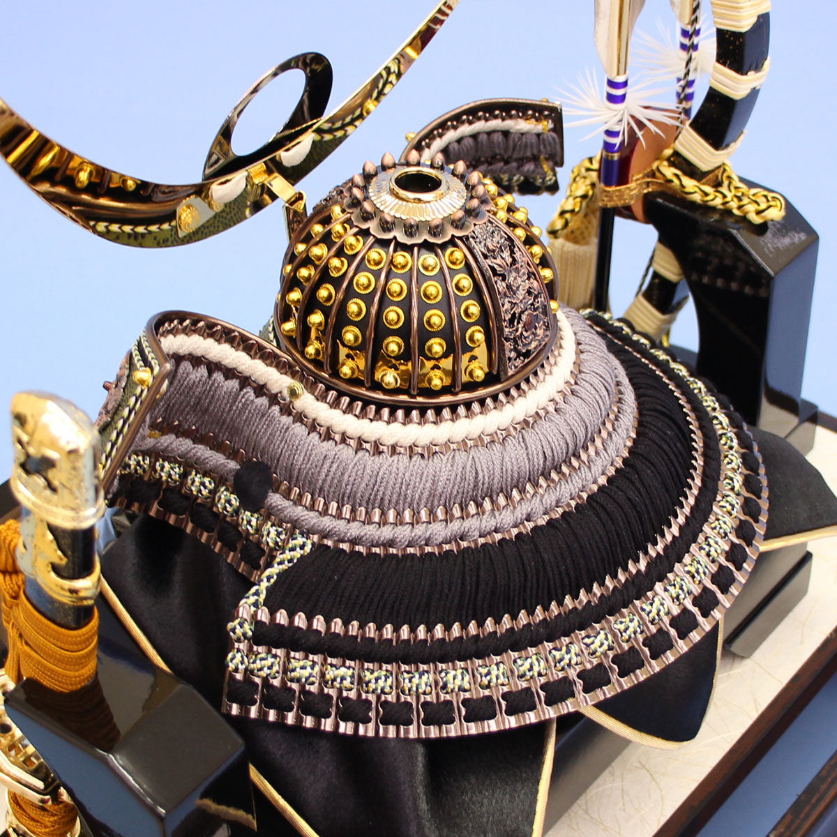 五月人偶兜人偶柜装饰 高度37cm 上杉谦信兜 六角花纹背景