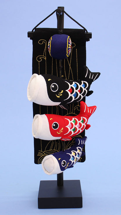 つるしタイプ鯉のぼり 鯉３黒A-8タペ台付き