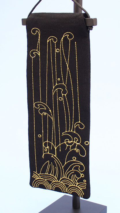 Streamer carpe suspendu, hauteur 45 cm, 3 carpes noires, A-8 avec support de tapisserie