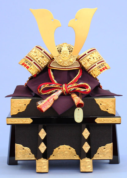 五月人形 単品兜 高さ44cm １２号赤中白兜　黒金具櫃付き