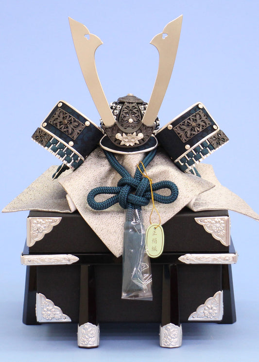 五月人形 単品兜 高さ37cm ８号黒桜金物の兜
