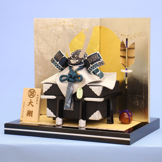 五月人偶兜装饰，宽50厘米，8号黑色樱花金属兜，金银箔圆形平面装饰