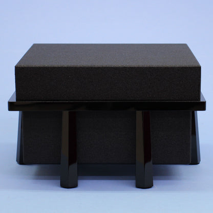 五月人形で使用する、備品、付属品の単品販売です。8号兜櫃(かぶとびつ) 黒紗張り櫃