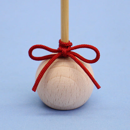 五月人偶单品装饰：箭矢立架装饰，17厘米白色木球雉鸡羽毛