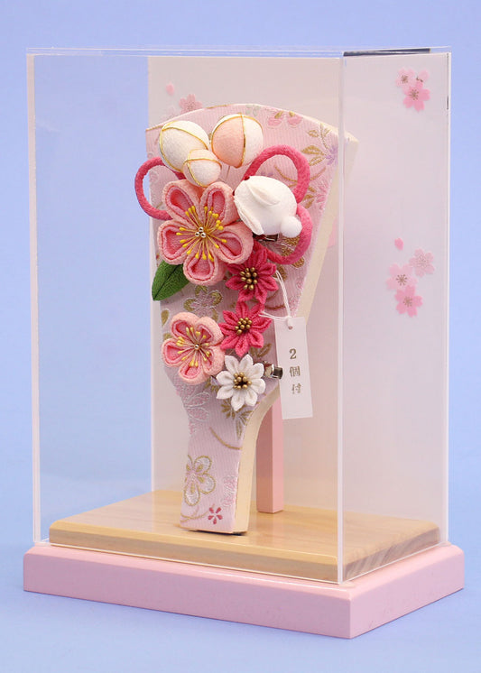 ６号縮緬羽子板うさぎ簪　薄型ピンク無垢ケース