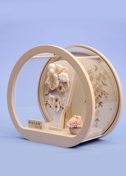 ７号おしゃれなつまみ羽子板うさぎ簪ベージュ　刺繍丸型ケース飾り