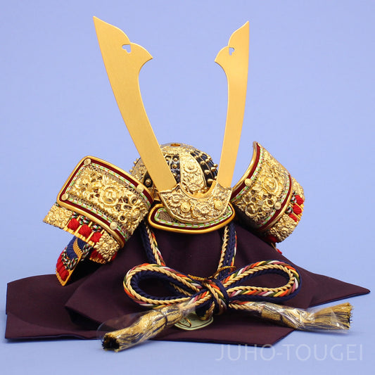 8号紺中白名が鍬形兜　紗張り櫃付き　イメージ