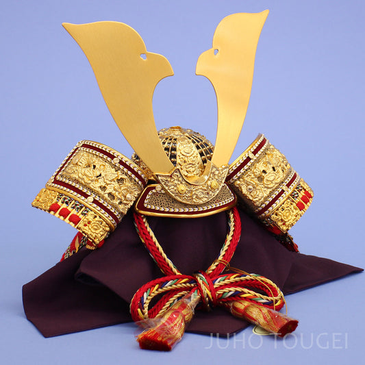 May Doll Single kabuto Height 44cm No. 12 Red Medium White kabuto with Black Metal Cabinet