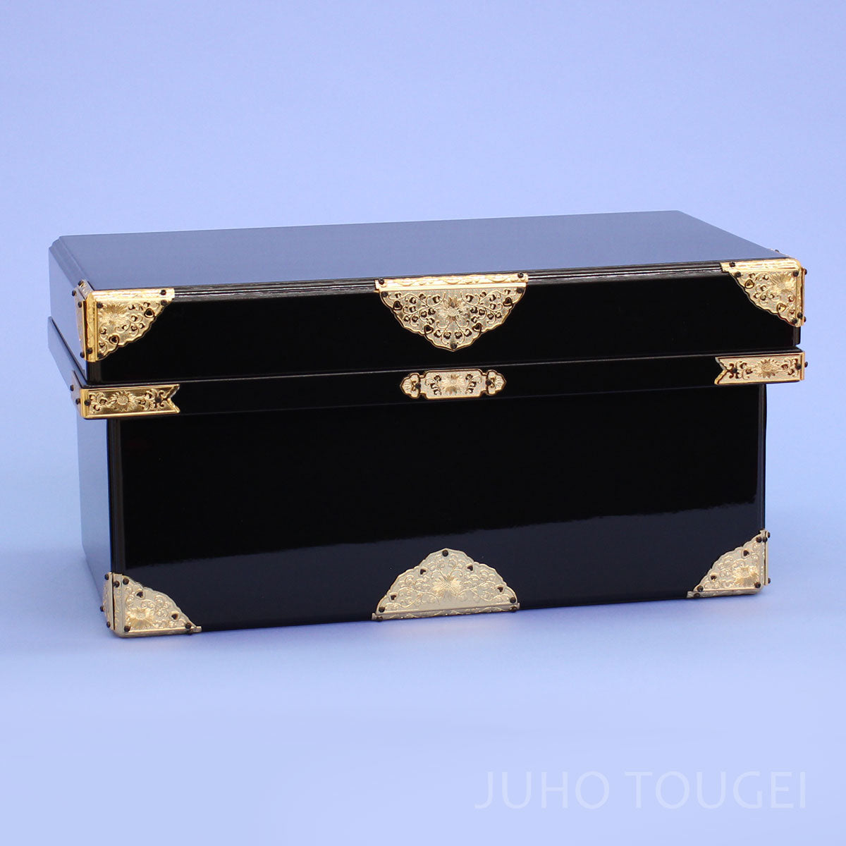 クロヒョウ　黒いオブジェ　 金色の台座付き 装飾品 クロヒョウ 黒いオブジェ 金色の台座付き 装飾品の通販はau PAY