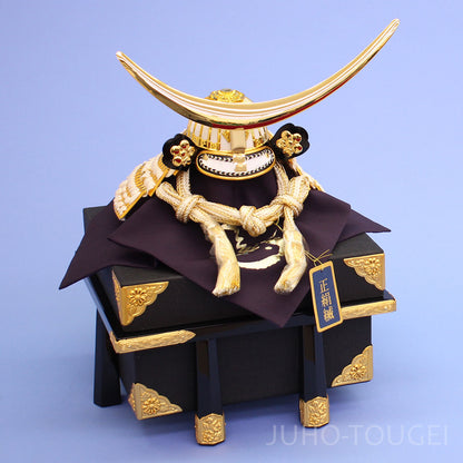 五月人形 単品兜 高さ19cm ８号　白金伊達兜