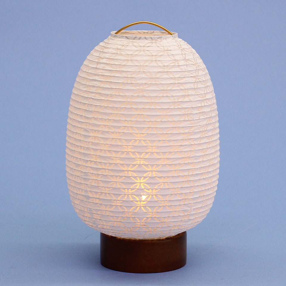 コンパクトでおしゃれな盆提灯 小紋 MINORI 高さ21cm LEDコードレス行灯(七宝)　点灯時