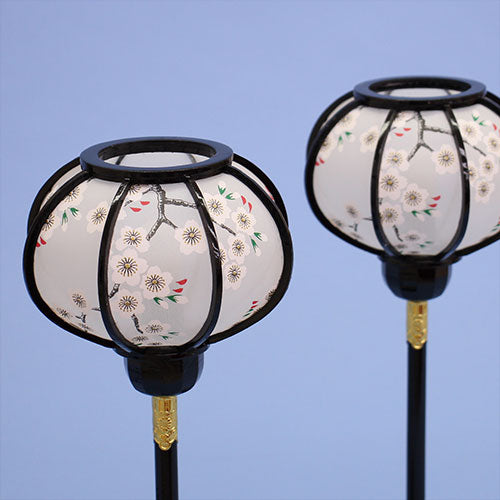 Lanterne poupée Hina (en boise) Cordon lumineux attaché 31 cm Lanterne chrysanthème Yoshino moyenne