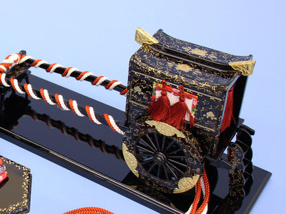 雛道具三段飾り用6点セット 40号本金三つ葉唐草(木製)　御所車ズーム