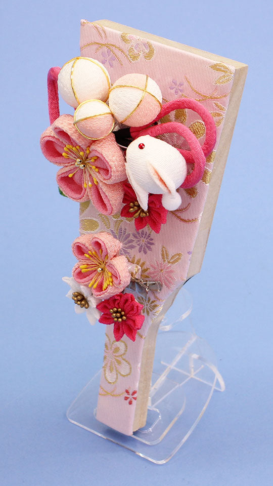 chirimen usagi kanzashi