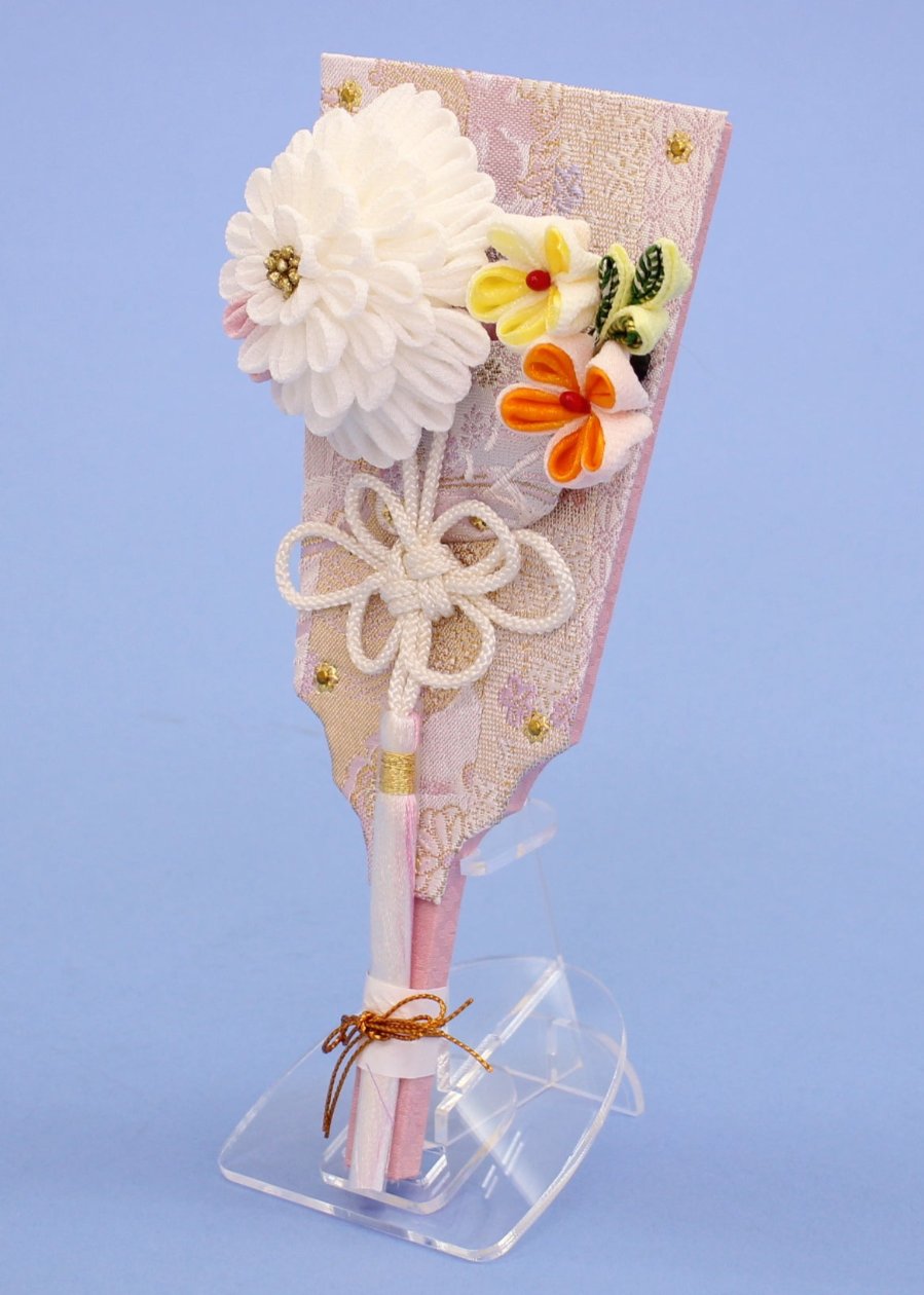 JUHO-TOUGEI Accessoire de coiffure élégant Hagoita Mum (blanc) avec support en acrylique