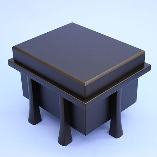 伊達政宗公 五月人形　二分之壱兜　⑤ 五月人形 単品兜 高さ43cm 雄山作 1/3 伊達政宗公の兜 – 寿鳳人形の東芸