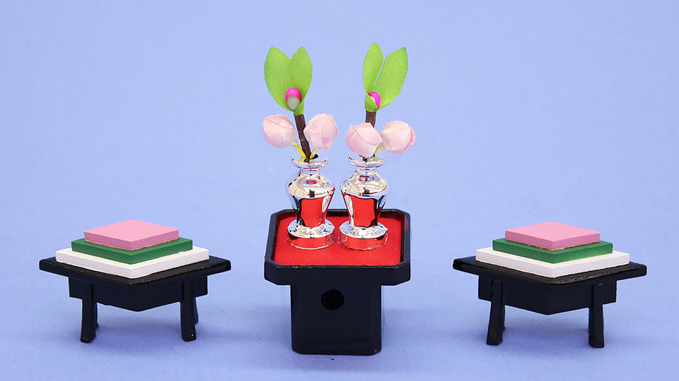 雛道具菱高三宝 15号 黒塗り献上 (木製)