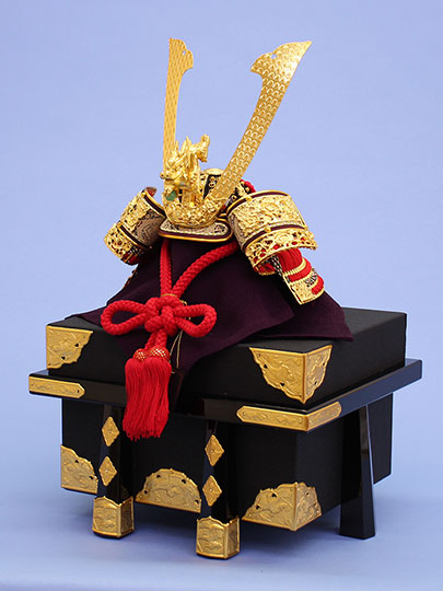 Casque simple de poupée May, hauteur 48 cm, travail Ittoku n° 10, casque bol pressé en feuille d'or pur avec couronne