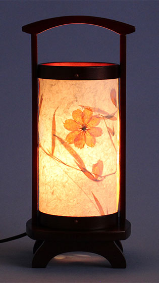 盆提灯インテリア燈明 和み 花の舞ワイン(押し花)高さ33cm　暗所点灯