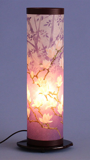 おしゃれな盆提灯 インテリア燈明 夢想花3号紫(ハクモクレン)高さ47cm　暗所点灯