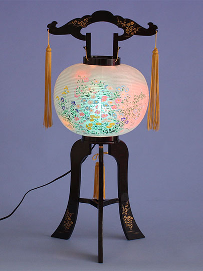 盆提灯大内行灯 回転行灯 しのか9号(菊づくし)高さ70cm　暗所点灯