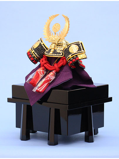 5号徳川家康兜　櫃付き　横から