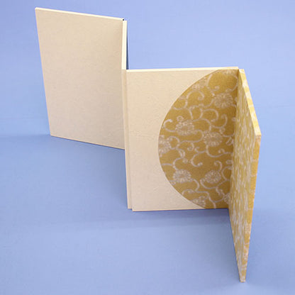 Folding screen for Hina dolls, 27cm high, No. 9, four-panel wrapping, Seika chrysanthemum arabesque gold