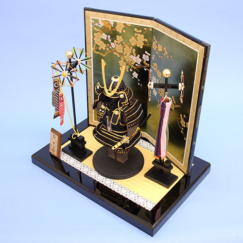 男孩节盔甲装饰 宽45厘米 高43厘米 友山丹后武士墨虎金色梅花鲤鱼旗装饰