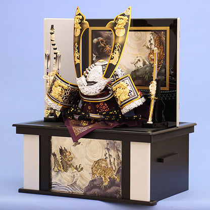 幅62cm 着用彫刻風仕立て黒銀中鍬形