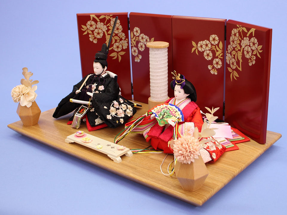 雛人形平飾り 幅45㎝ 小芥子赤黒刺繍　光琳桜エンジ　横から