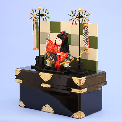 木目込み五月人形。勝どき菖蒲飾り　横から