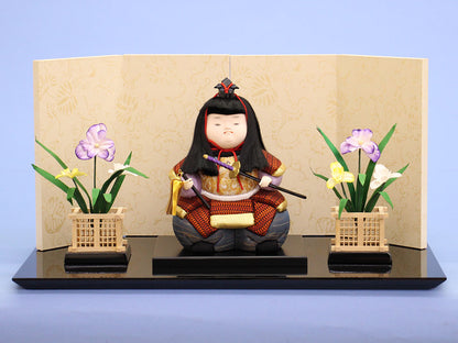 木目込み五月人形。武者童菖蒲飾り