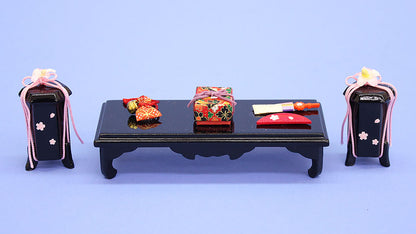 雛道具前飾り おめかししましょ