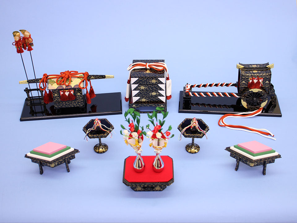 雛道具三段飾り用6点セット 40号本金三つ葉唐草(木製)