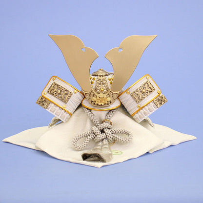 一徳作８号桜金物兜櫃なし　正面