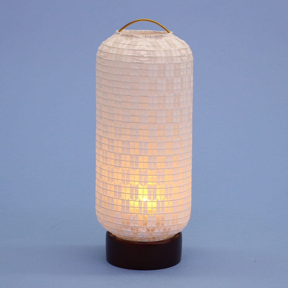 コンパクトでおしゃれな盆提灯 小紋 REINAN 高さ23cm LEDコードレス(矢絣)明所点灯