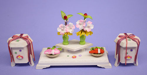 雛道具前飾り 25号 棚菱三宝 白塗桐 貝桶（木製）